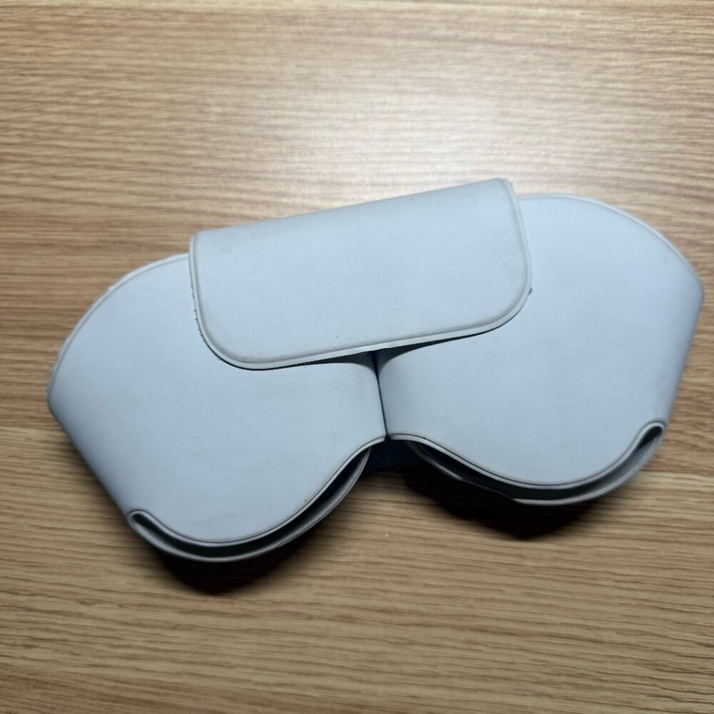 Apple AirPod Max - White with case - Picture 9 of 10